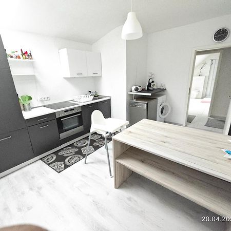 شقة Urlaub Am Rhein Speyer Hockenheim Altlussheim المظهر الخارجي الصورة